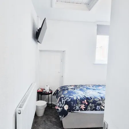 Single Room In Modern House Near Nottingham Exterior photo