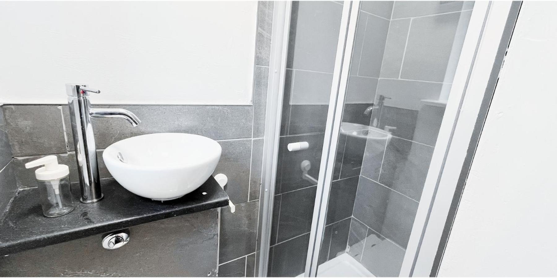 Apartamento Single In Modern House Near